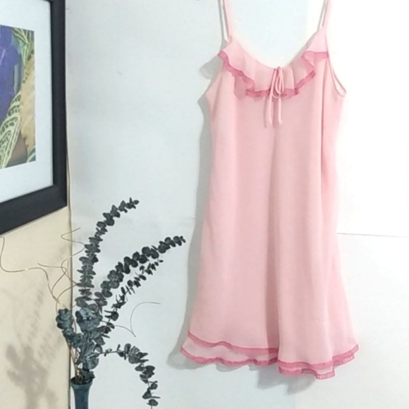 LORD & TAYLOR PINK LACE FLUTTER CHEMISE SIZE SMALL - Picture 9 of 10